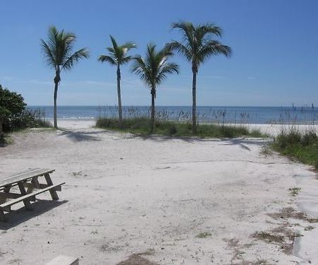 Hotel Red Coconut Rv Park Fort Myers Beach Zewnętrze zdjęcie